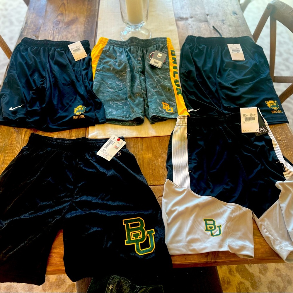 NWT Boys Baylor Shorts Bundle Size L